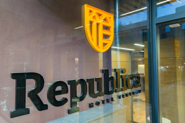 «Република» гостиница Logo